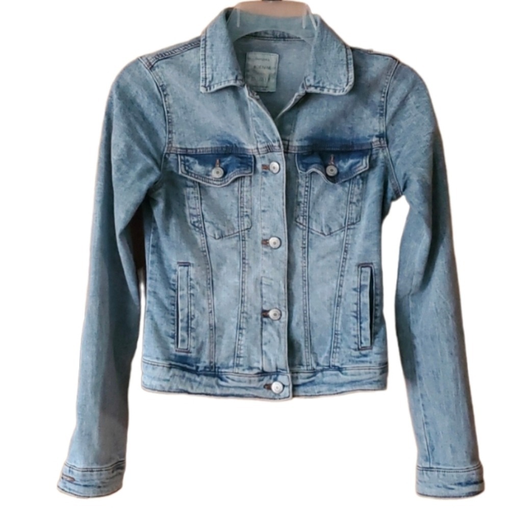Bershka Womans Faded‎ Denim Jean Jacket Size XXS